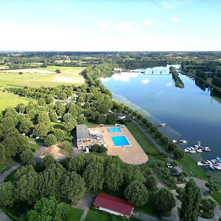 Camping De Thoissey *** Екстер'єр фото