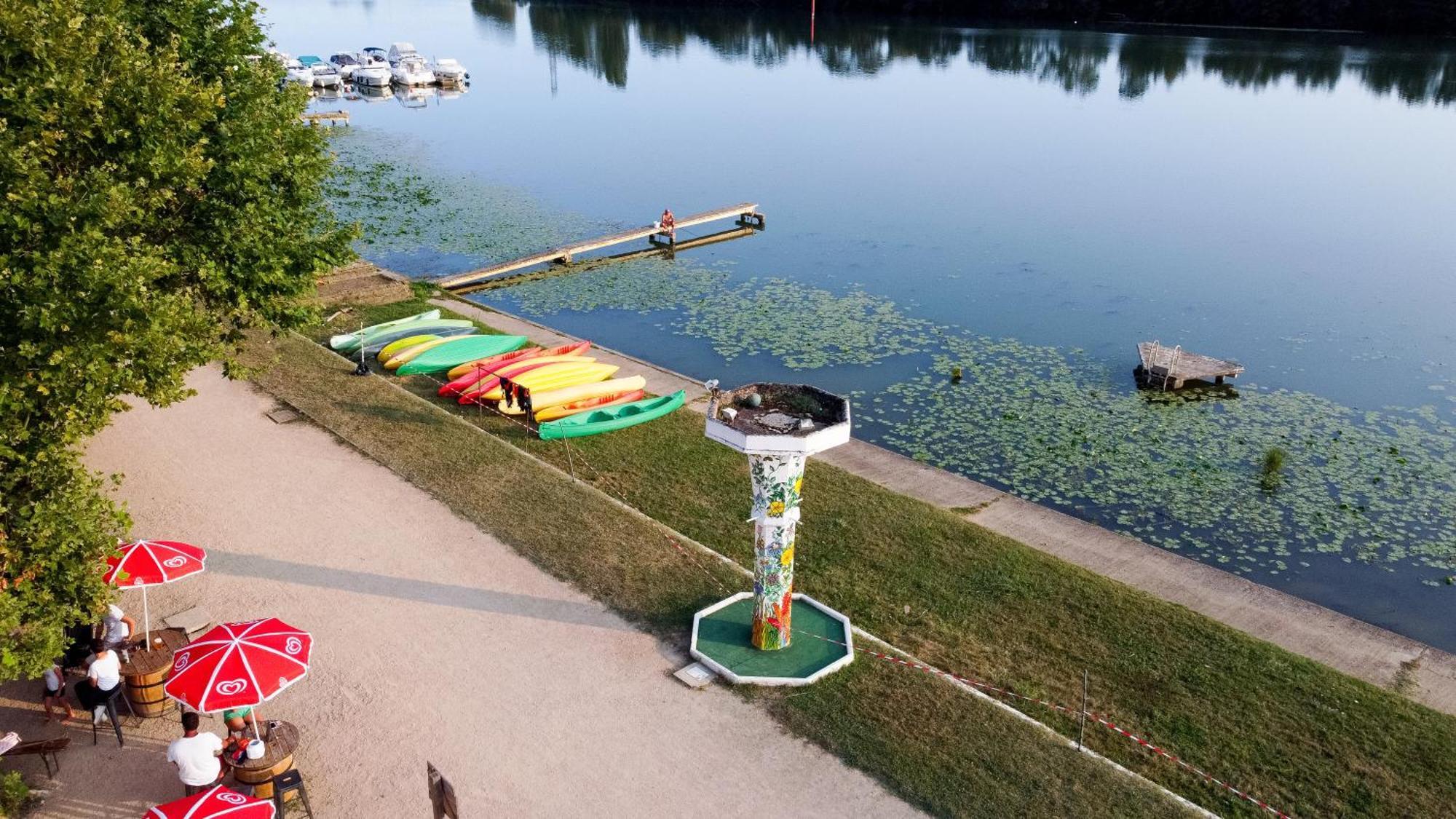 Camping De Thoissey *** Екстер'єр фото