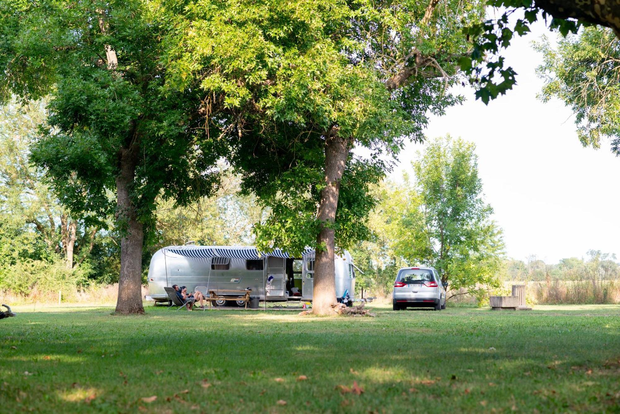 Camping De Thoissey *** Екстер'єр фото