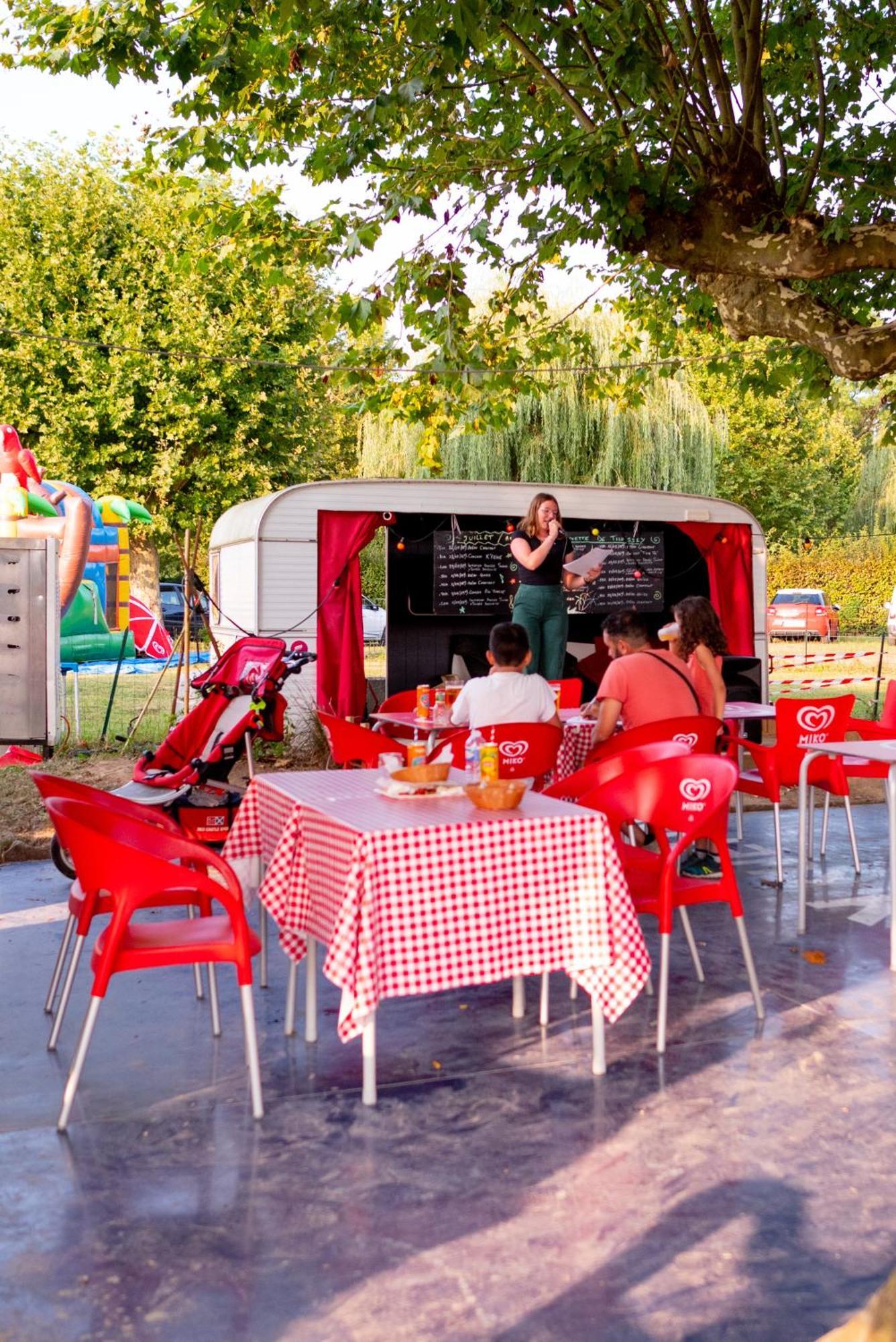 Camping De Thoissey *** Екстер'єр фото